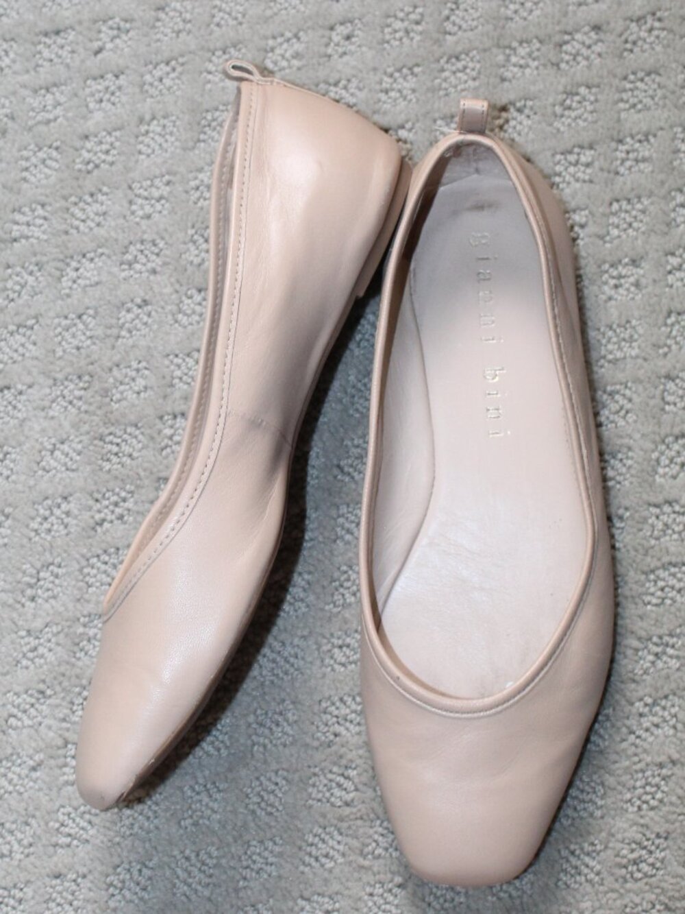 Gianni Bini Size 7.5M Cream Leather Square Toe Flat Shoes